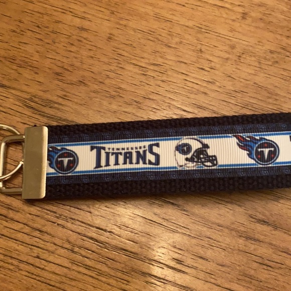 Tennessee Titans key fob keychain wristlet - Picture 4 of 4